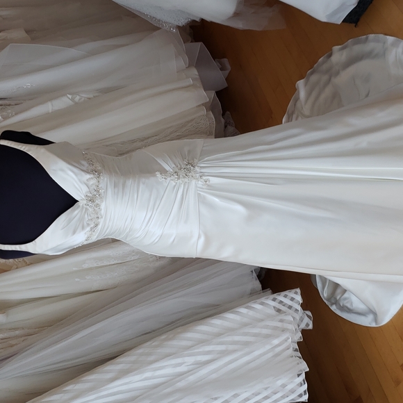 Maggie Sottero Dresses & Skirts - Silky satin Maggie Sottero gown